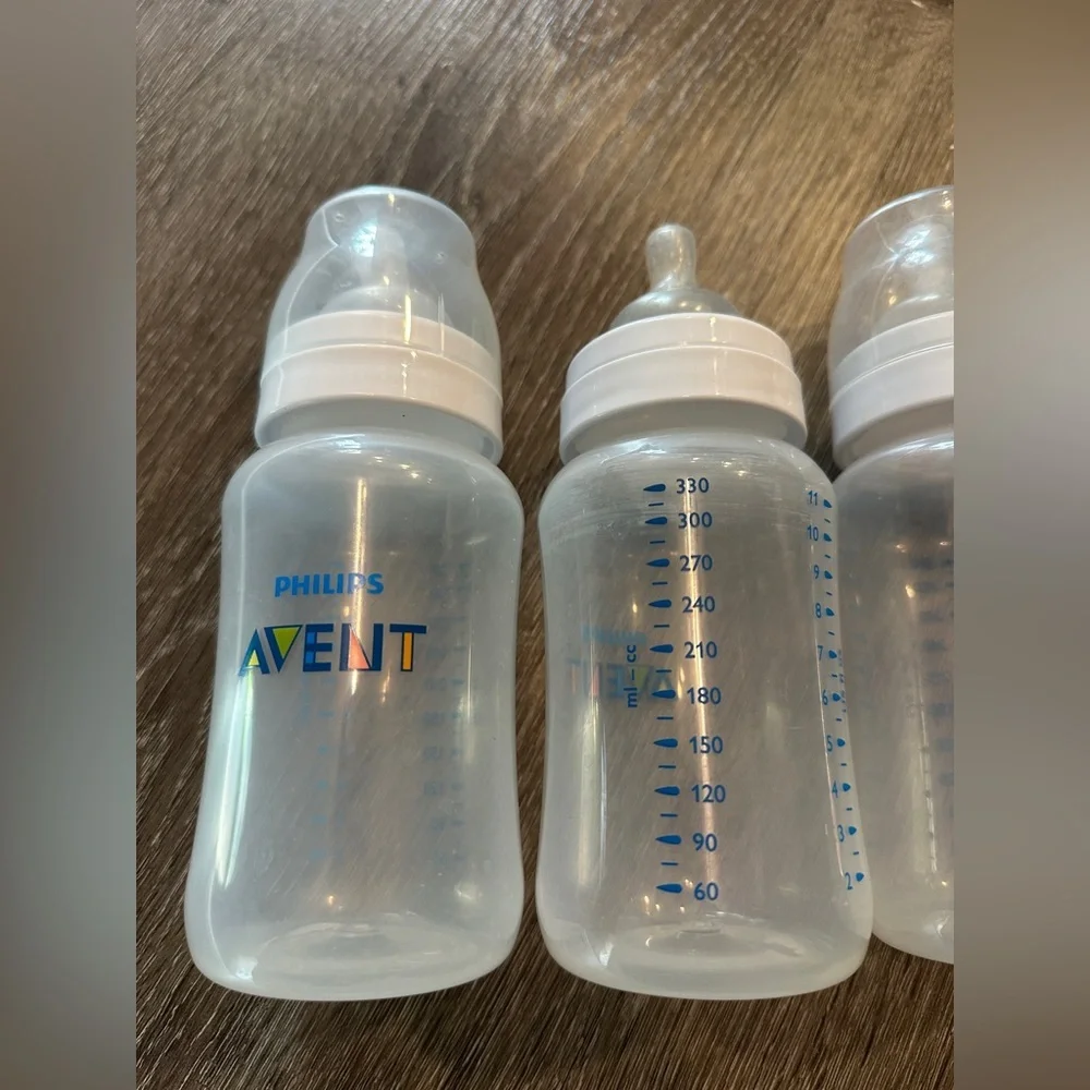 Bundle of 4 Phillips avent baby bottles